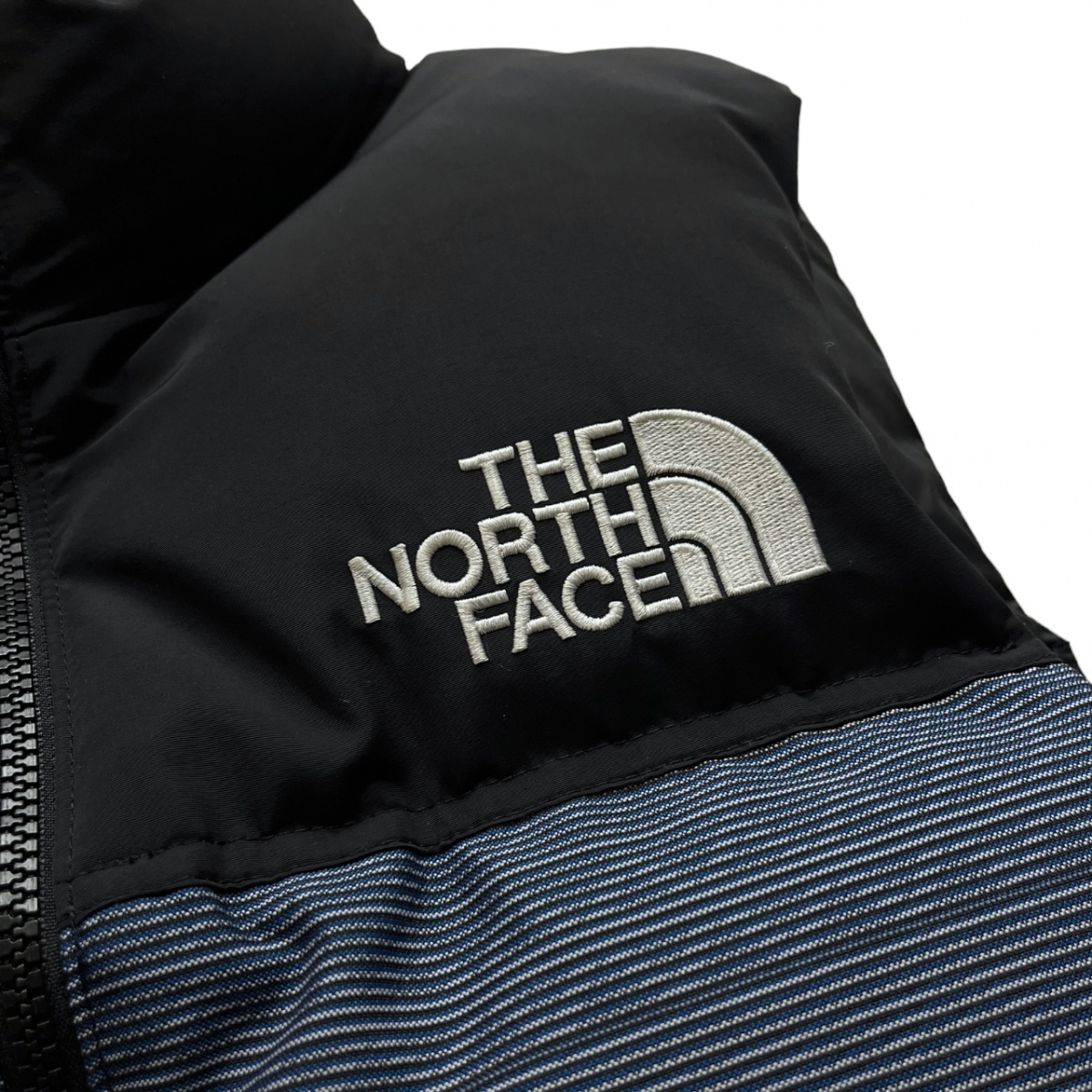 美品 THE NORTH FACE ザ ノースフェイス Nuptse Vest ヌプシ ベスト ジャガード 柄 切替 ナイロン ダウン 刺繍 ロゴ S ネイビー×ブラック_画像3