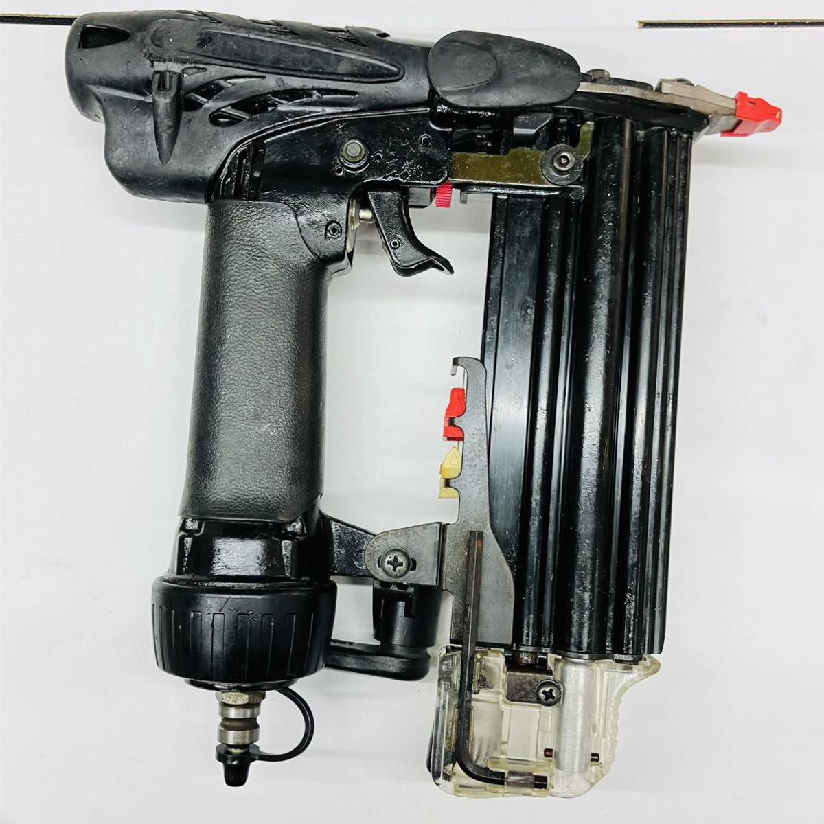 動作良好 日立工機 HIKOKI 高圧 55mm フィニッシュネイラ 仕上げ 動作良好 日立工機 HIKOKI 高圧 55mm フィニッシュネイラ 仕上げ