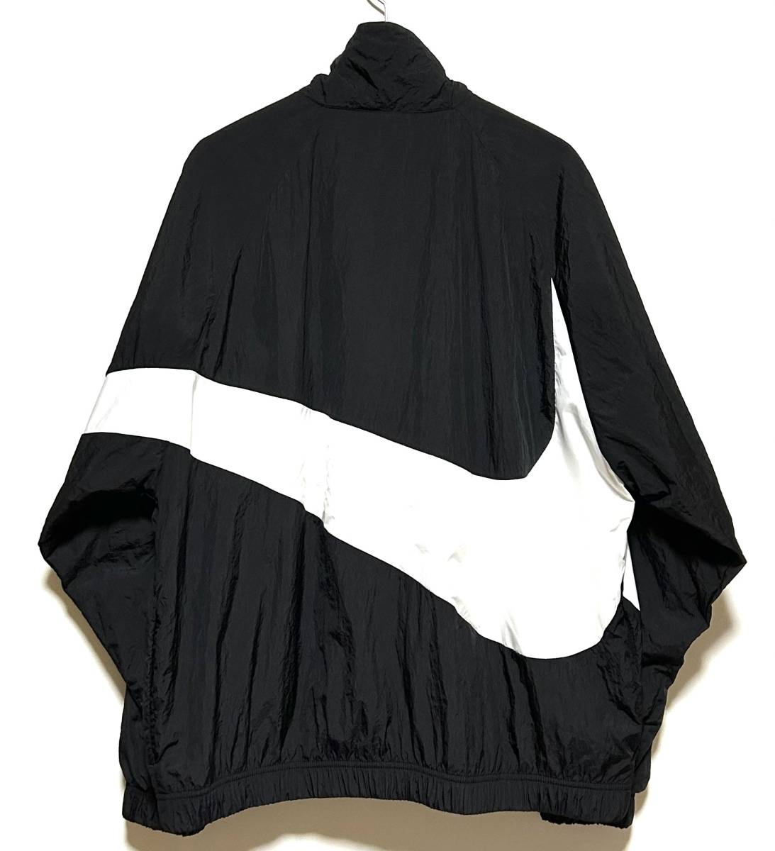 NIKE HBR STMT WOVEN JACKET BIG SWOOSH（XL）黒／白 ナイキ ビッグ スウッシュ ウーブン ナイロン ジャケット オーバー サイズ_画像2