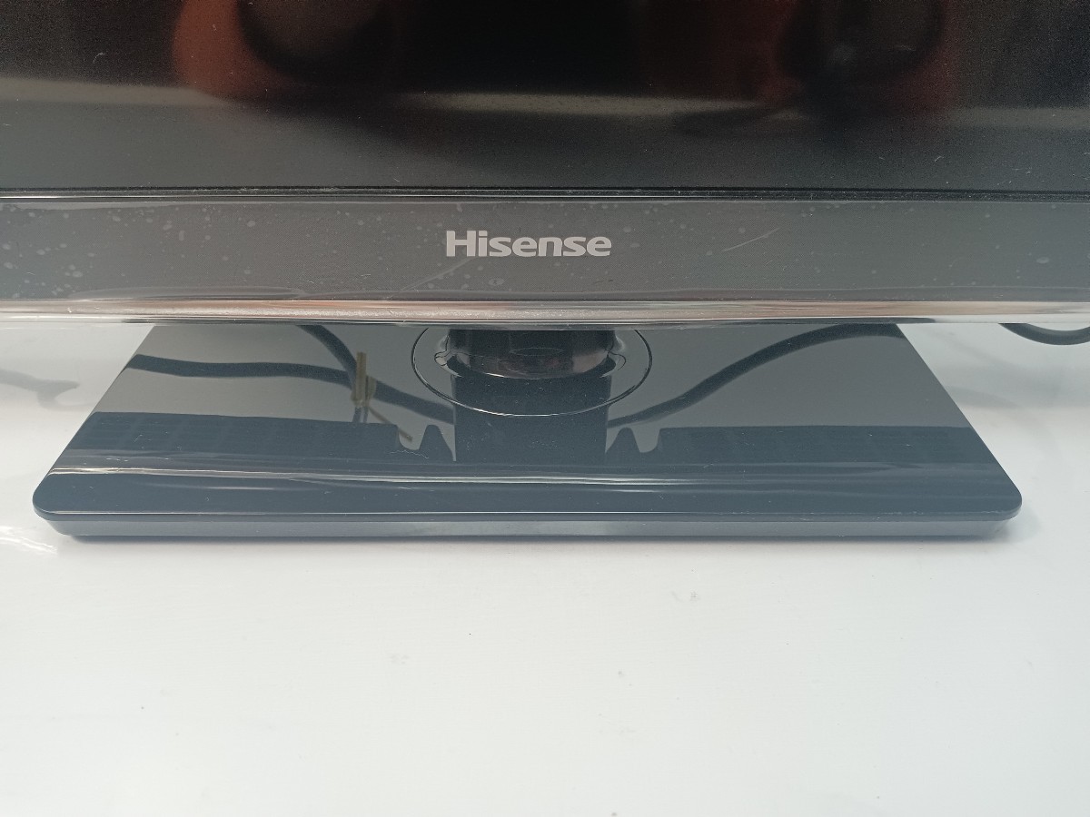 Hisens　ハイセンス　ハイビジョン LED 液晶テレビ　HJ24K3121　24型　2017年製　リモコン　mini B-CASカード付き　通電確認済　_画像2