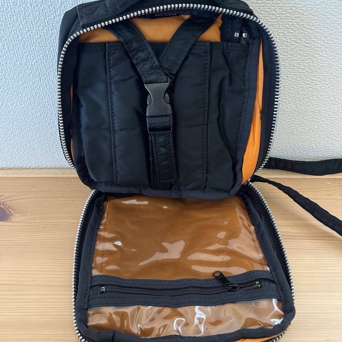 美品 PORTER TANKERショルダーバッグ 622-79125 10 ブラック 美品 PORTER TANKERショルダーバッグ 622-79125 10 ブラック