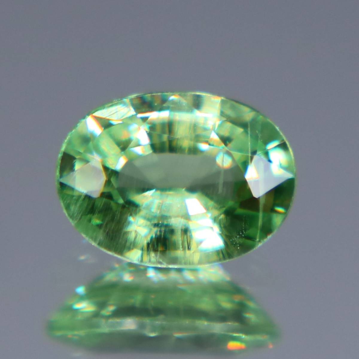 天然ミントガーネット 0.62ct【P10】UV蛍光 グロッシュラー