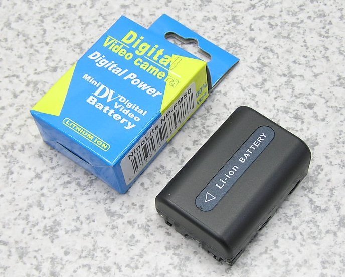 ■3個入荷 NinoLite Li-ion BATTERY NP-FM50 互換 リチウムイオンバッテリー デジタルビデオカメラ（SONY DSC-R1 DSC-F828等）新品未使用品_画像1