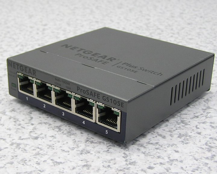 ■2台入荷 NETGEAR/ネットギア ギガビット5ポート インテリジェントハブ Gigabit Plus Switch GS105Ev2 初期化済み 送料一律520円_画像2