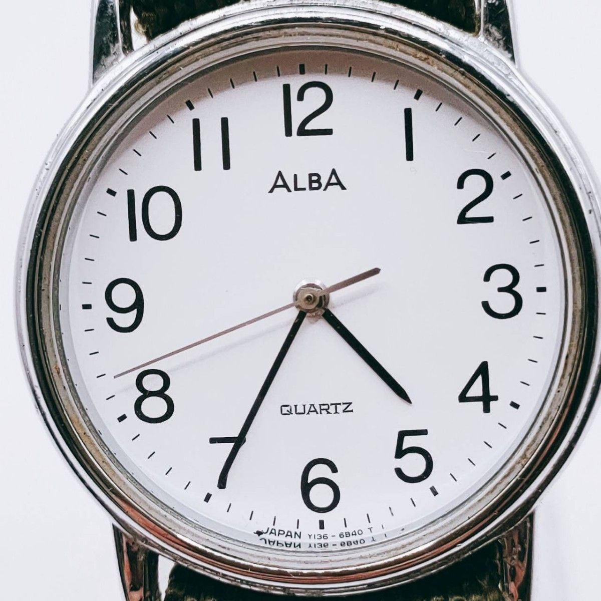 #102 SEIKO ALBA セイコー アルバ Y136-6A70 腕時計 アナログ 3針 白文字盤 シルバー基調 メンズ 時計