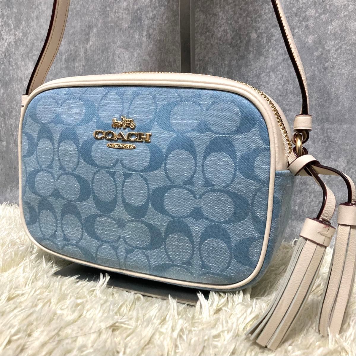 【極美品】COACH コーチ カメラバッグ　レザー　ジェイミー ライトブルー ショルダーバッグ シグネチャー デニム タッセル