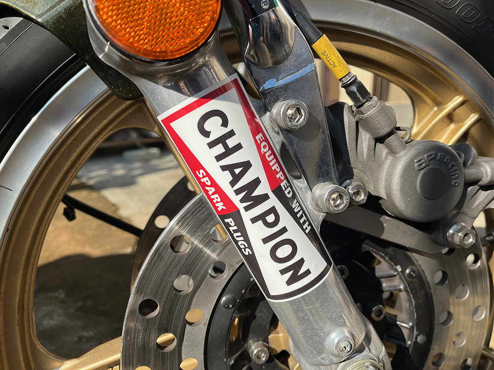 チャンピオン ステッカー / CHAMPION プラグ 昭和 暴走族 街道レーサー Z1 Z2 Z400FX CBX400Fの画像1