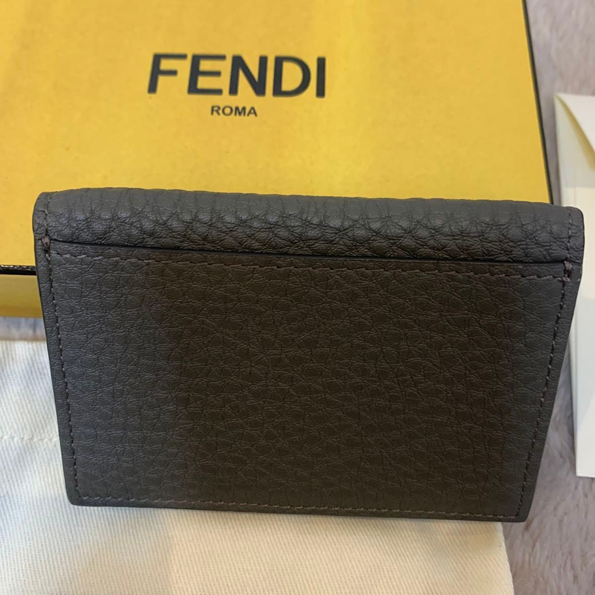 未使用 FENDI フェンディ 名刺入れ カードケース 新作