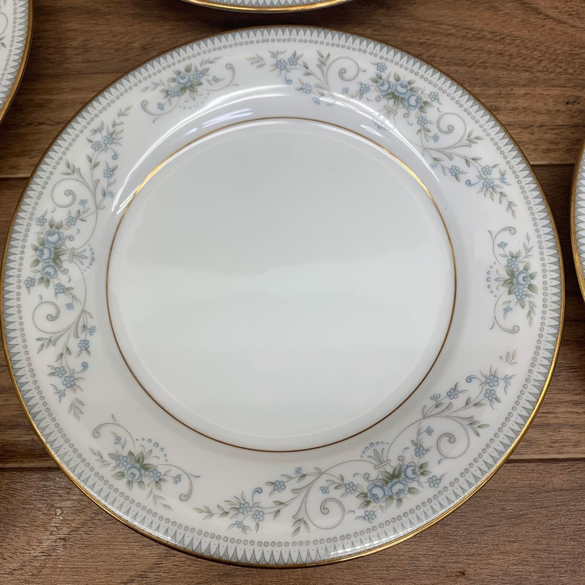 ◆E-414 洋食器 Noritake ノリタケ 大皿 小皿 カップbone china ボーン チャイナ NOBLE ノーブル 花柄 まとめ セット 中古現状品_画像5