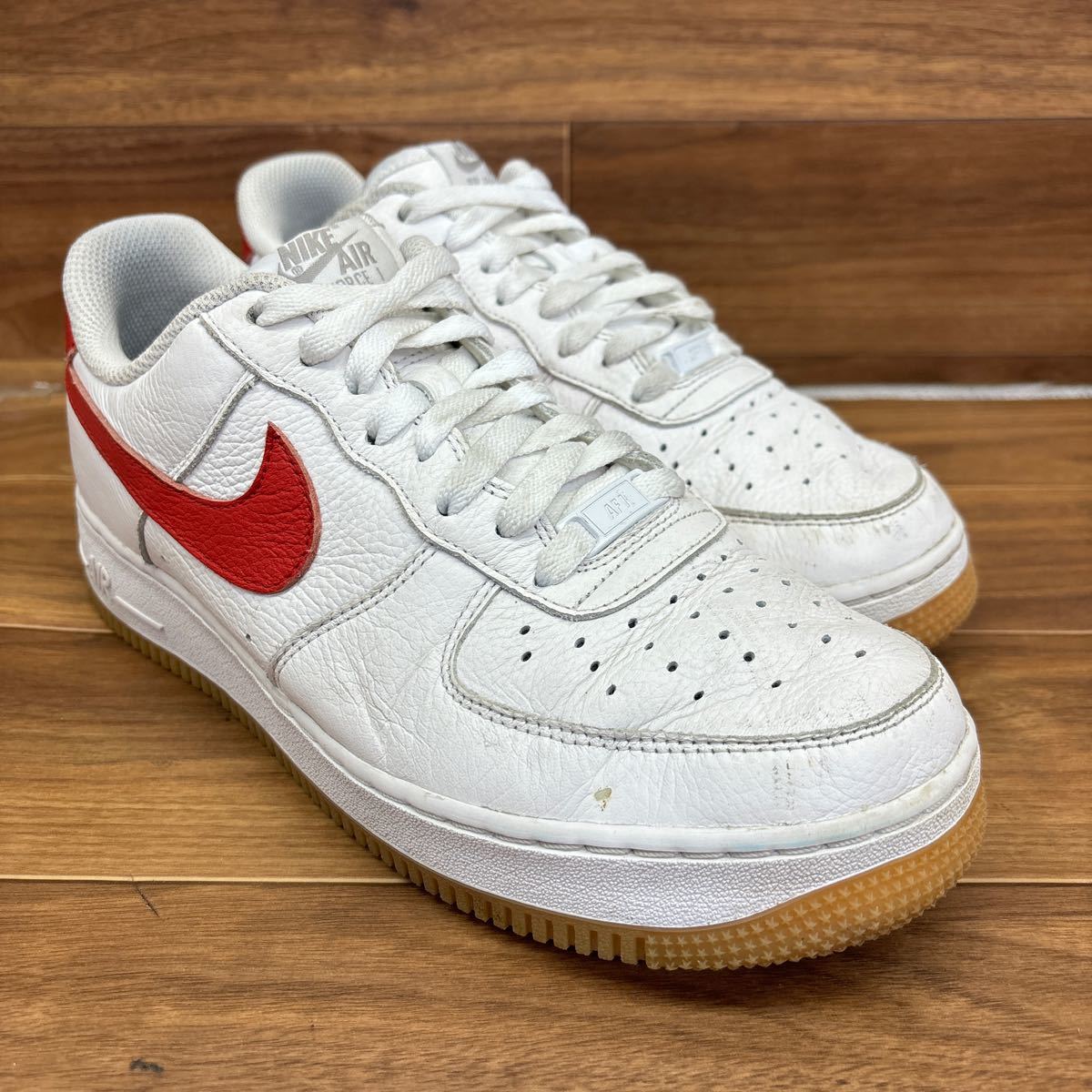 D-24 NIKE ナイキ AIRFORCE1 エアフォース カジュアルスニーカー ローカットスニーカー ウォーキングスニーカー ホワイト メンズ 26.5cm_画像1