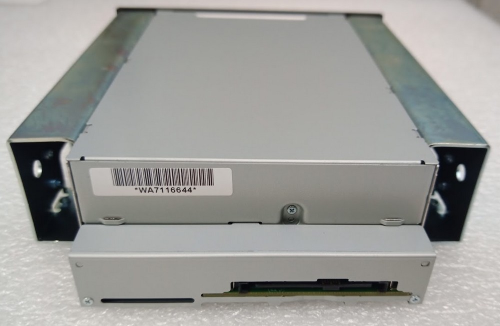 ●取り外し品 サーバ用 内蔵 SAS型 DAT160 テープドライブ BRSLA-05A2-DC_画像3