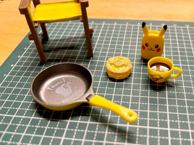 リーメント ポケモンキャンピング　チェア ピカチュウ フライパン パーツ 寄せ集め ドールハウス ミニチュア 送料無料_画像2