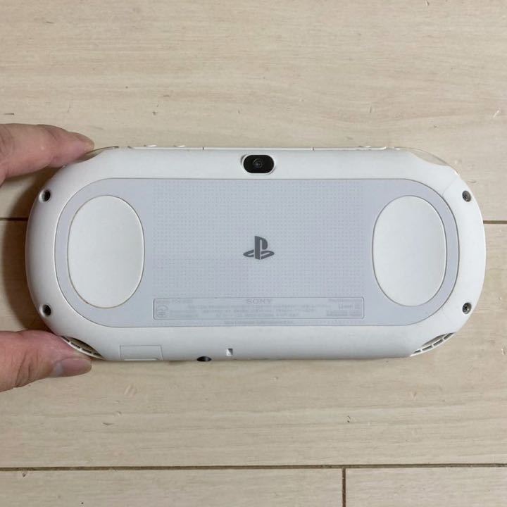 SONY PSVITA PCH-2000 ZA22 1GB 本体 wifi ピーエス ビータ ヴィータ プレイステーション PlayStation 通電 ジャンク 部品取り 送料無料_画像2