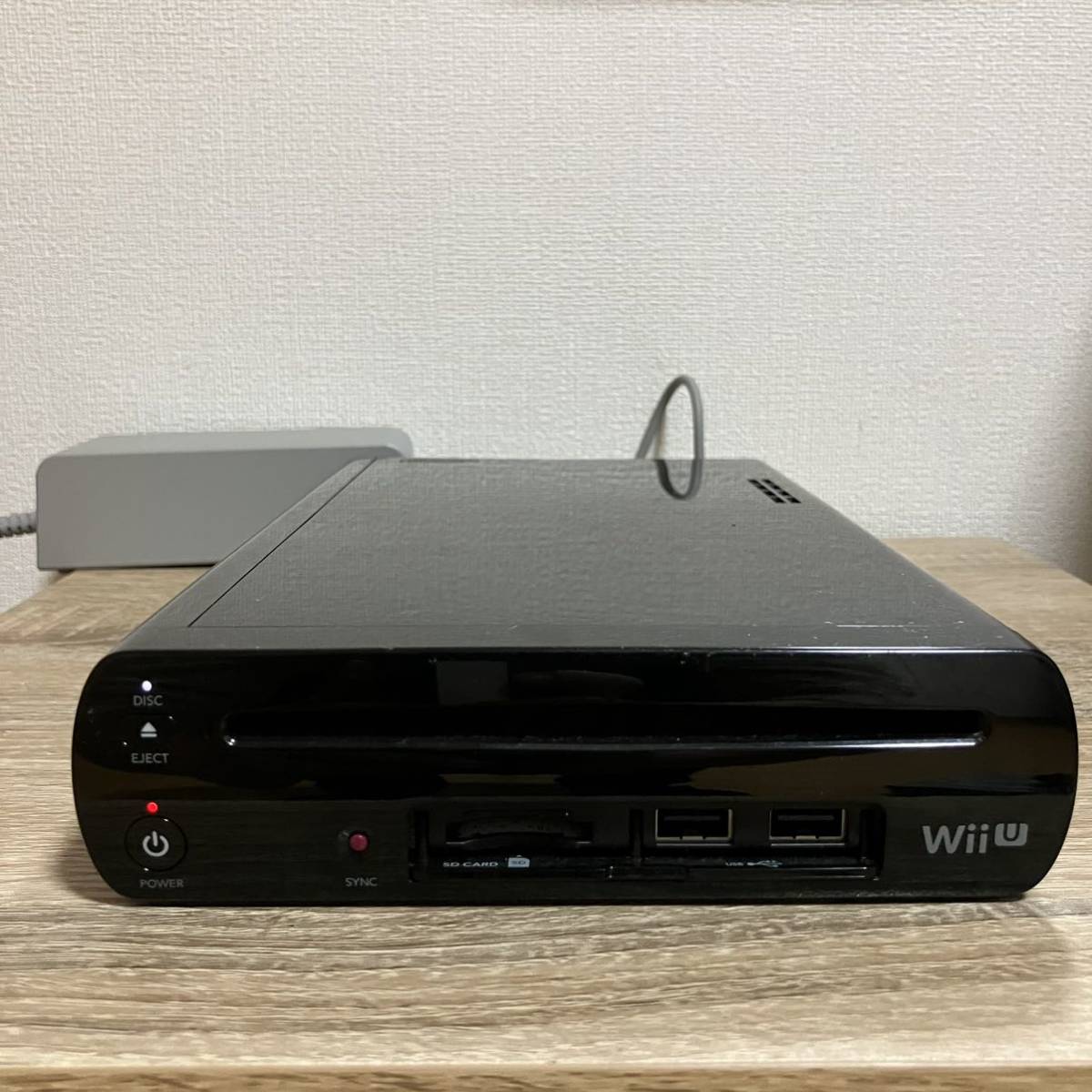 送料込み◆動作確認済 Wii U プレミアムセット kuro 本体 ＋ リモコン プラス×2＋ ヌンチャク ＋ ソフト3本セット マリオ ドンキーコング_画像2