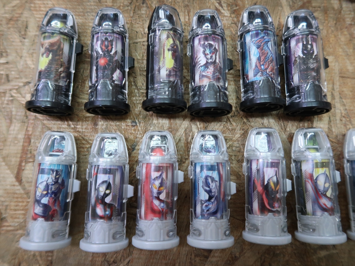 現状品 ジャンク品 キューレンジャー キュータマ 21個 ウルトラマンジード ウルトラカプセル 16個 ジュウレンジャー 獣電池 19個 SET ｆ13_画像4