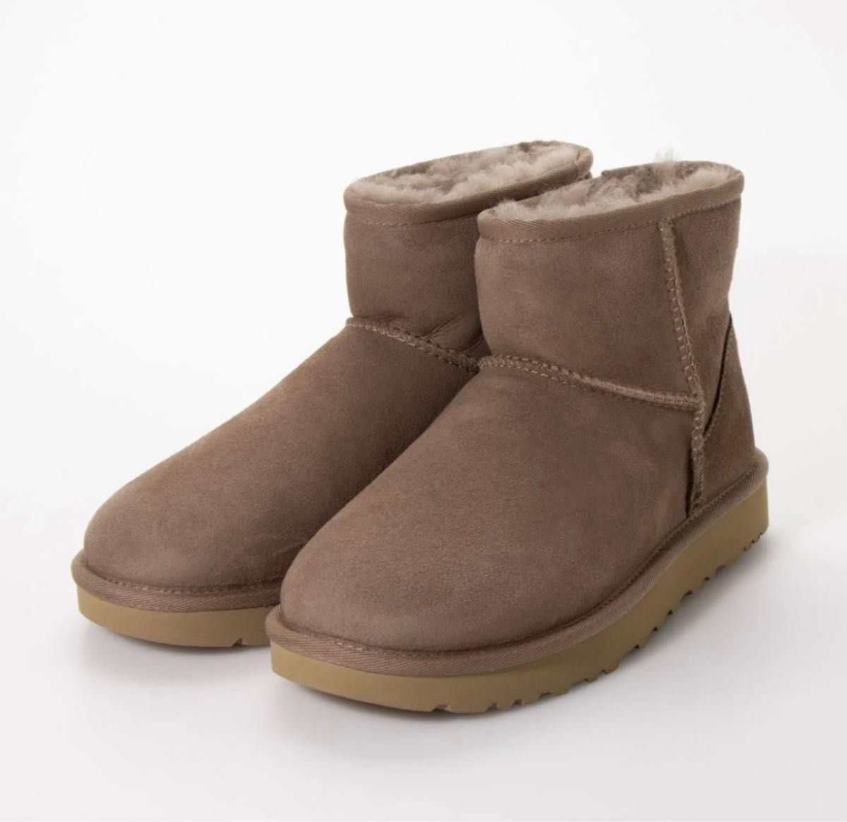 アグ ショートブーツ UGG ムートンブーツ ブーツ 靴 CLASSIC