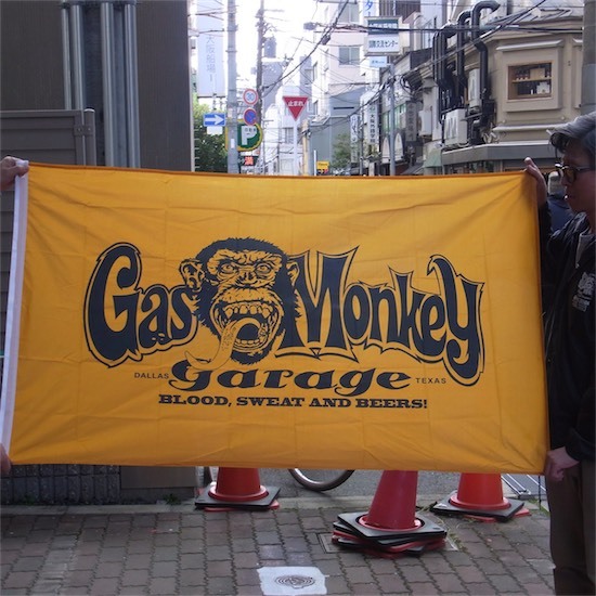 リアル・フラッグ 旗 FLAG ガス モンキー ガレージ Gas Monkey Garage DALLAS TEXAS タペストリー アメリカン雑貨 ガレージ インテリア YE_画像1