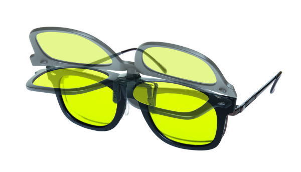夜間／雨運転用 前掛け クリップ式 メガネの上から装着 日本製レンズ仕様 UVカット 視界良好 ライビンググラス DSC02_画像2
