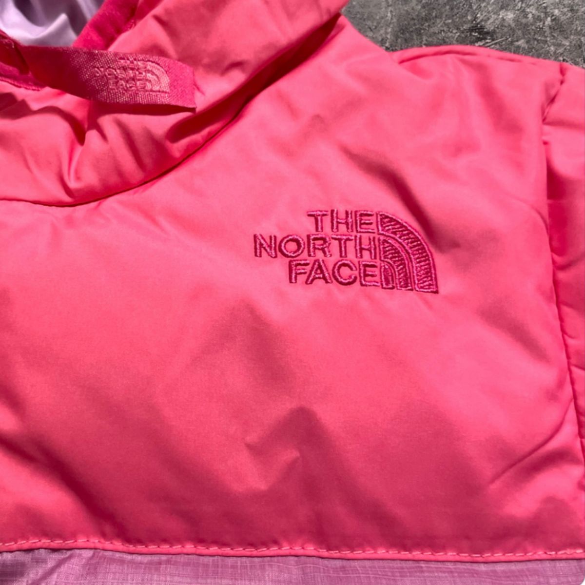 【美品】ノースフェイス　ベビー　ダウン　キッズ　12-18M リバーシブル　女の子 THE NORTH FACE ジャケット