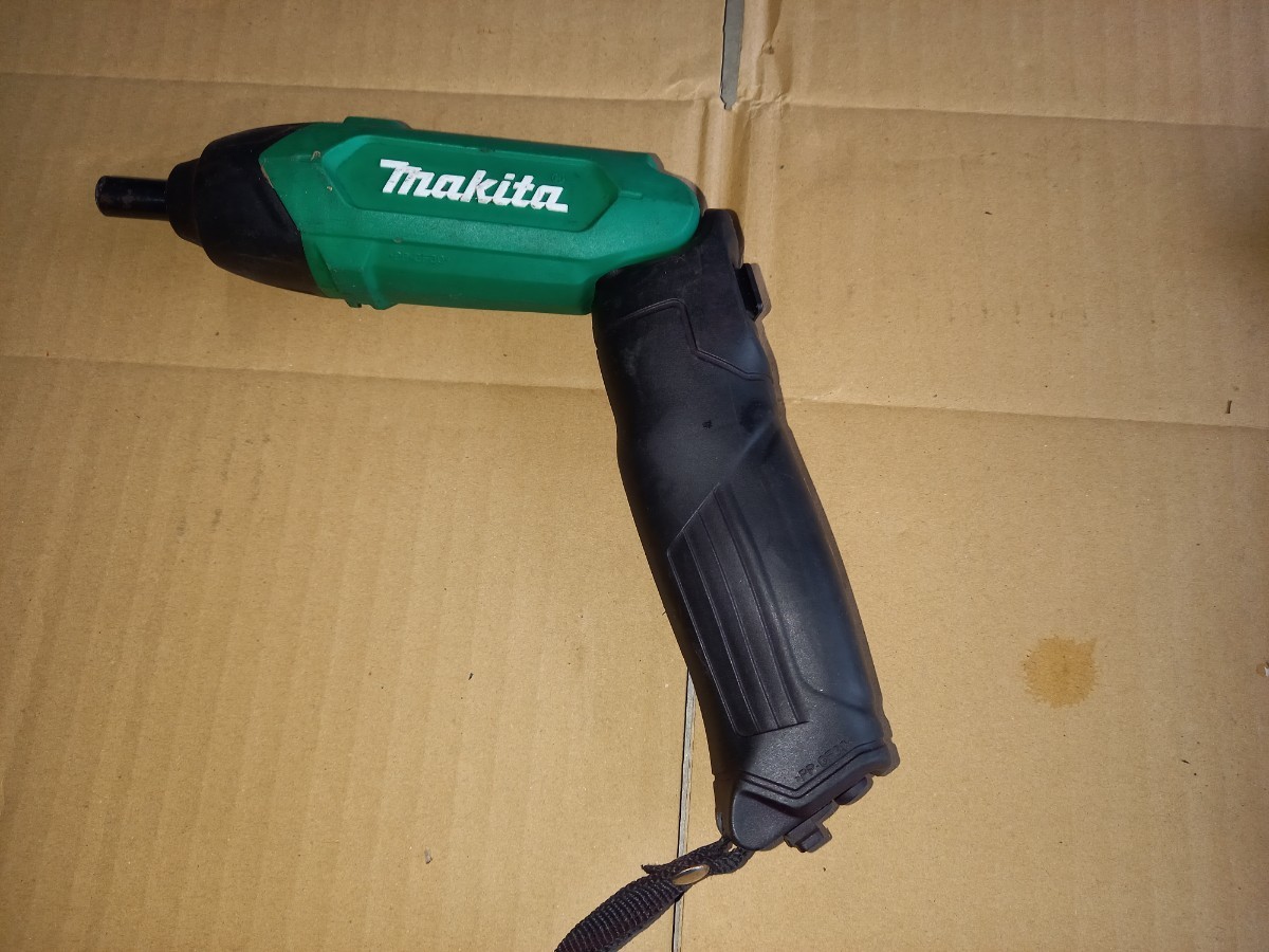 マキタ makita インパクトドライバ― TD131D ペンドライバーMDF001D 3点セット　部品取り　ジャンク_画像6