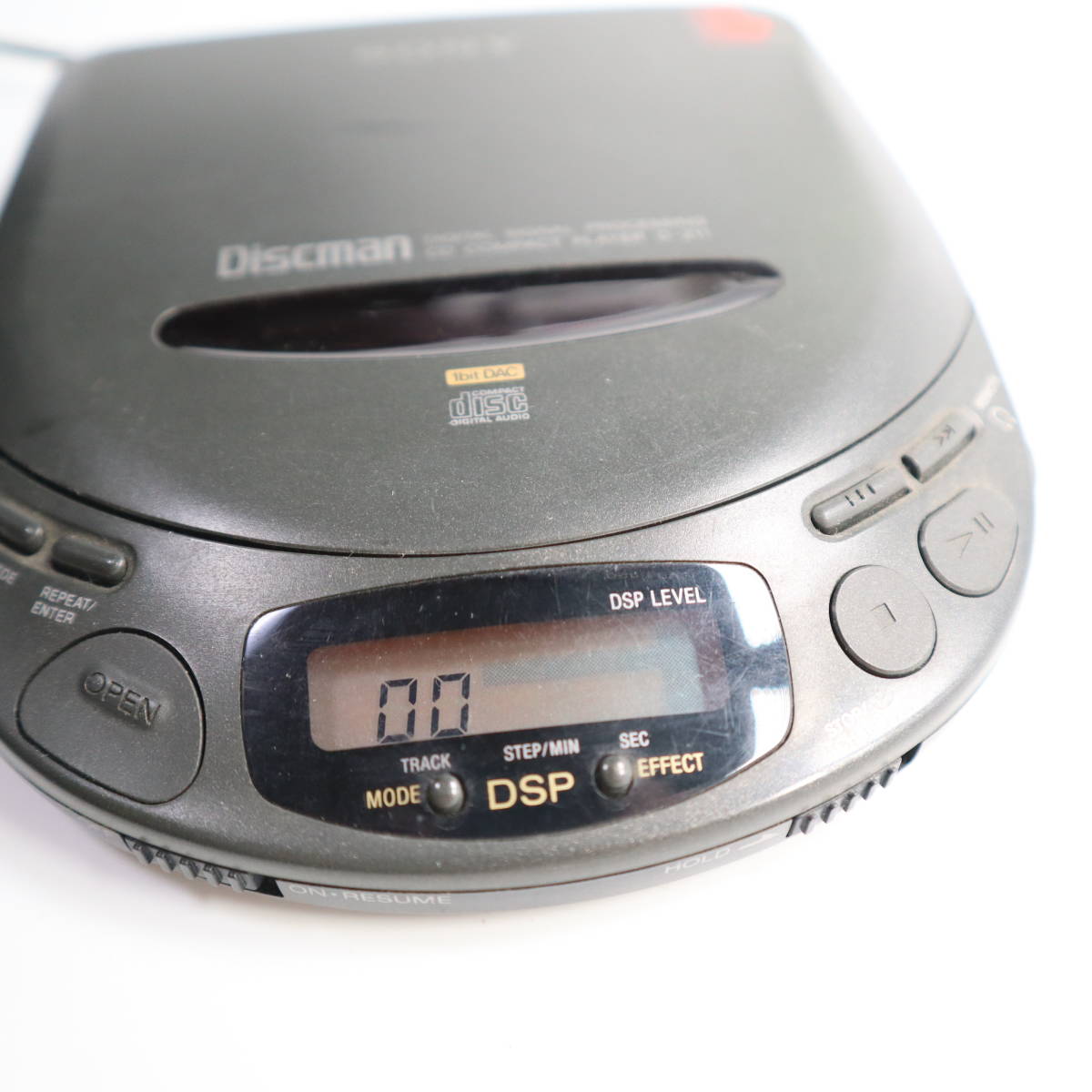 ジャンク ソニー Discman CDプレイヤー D-211 日本製 電池端子 錆あり 動作不良品_画像1