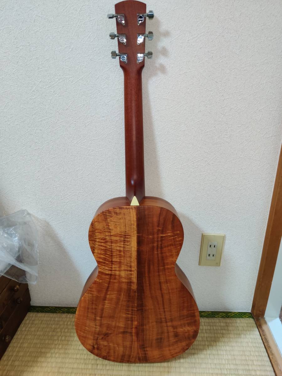 ラリビー　larrivee O-01 Koa　2001年製　非常に珍しいコア材　オール単板　汚れ、傷もなく、美品　7年前に8万円で購入したギターです_画像1
