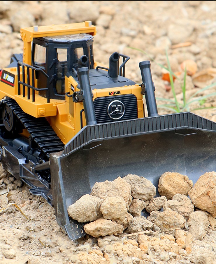 1/16 size bulldozer radio-controller . earth board *lipa-. Propo . top and bottom operation metal parts use . tough . body 