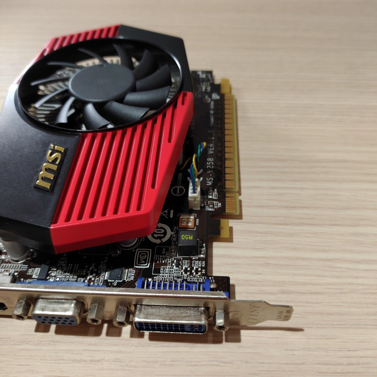 GeForce GT440 1GB 動作確認済み　補助電源不要　1スロット　24時間以内発送 HDMI