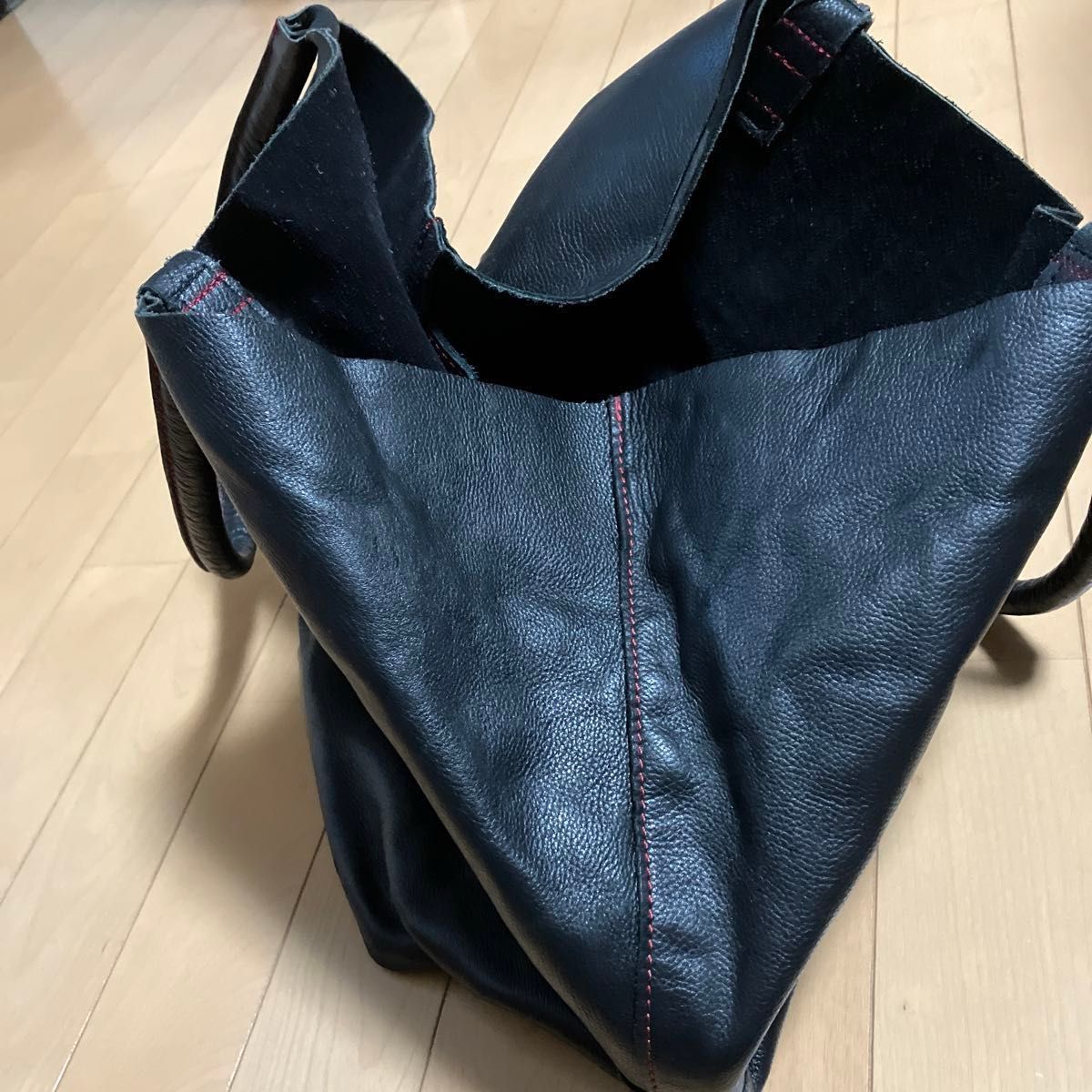 THE CONRAN SHOP 黒色バック赤色ステッチ バケツ型バック トートバッグ ブラック ショルダーバッグ