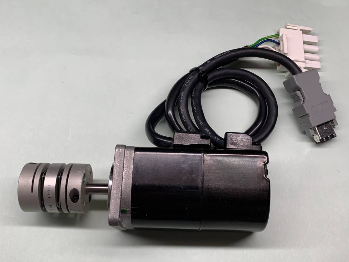 オムロン OMRON TYPE R7M-05030 200V 50W ACサーボモーター 中古品 オムロン OMRON TYPE R7M-05030 200V 50W ACサーボモーター 中古品