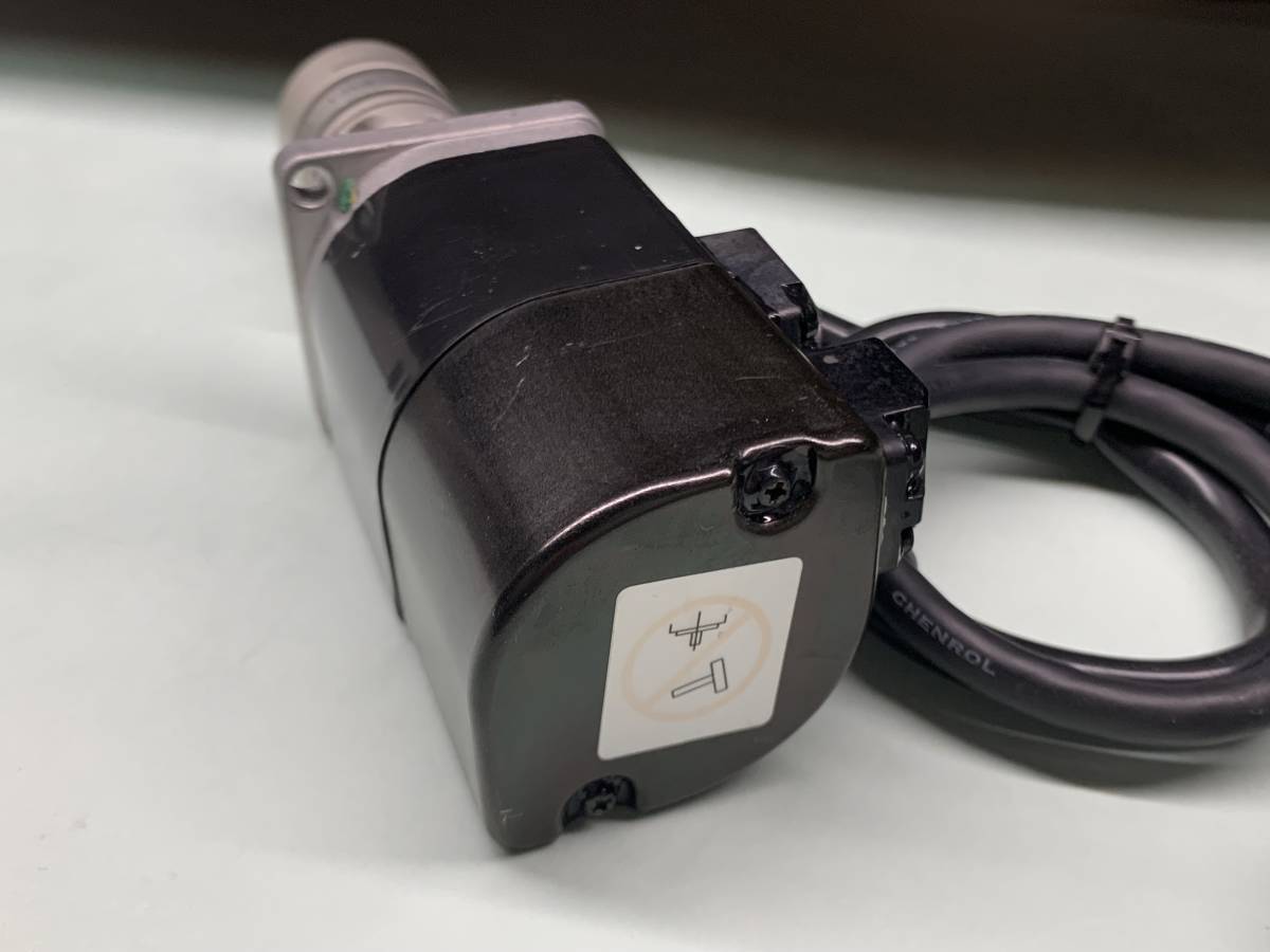 オムロン OMRON TYPE R7M-05030 200V 50W ACサーボモーター 中古品 オムロン OMRON TYPE R7M-05030 200V 50W ACサーボモーター 中古品