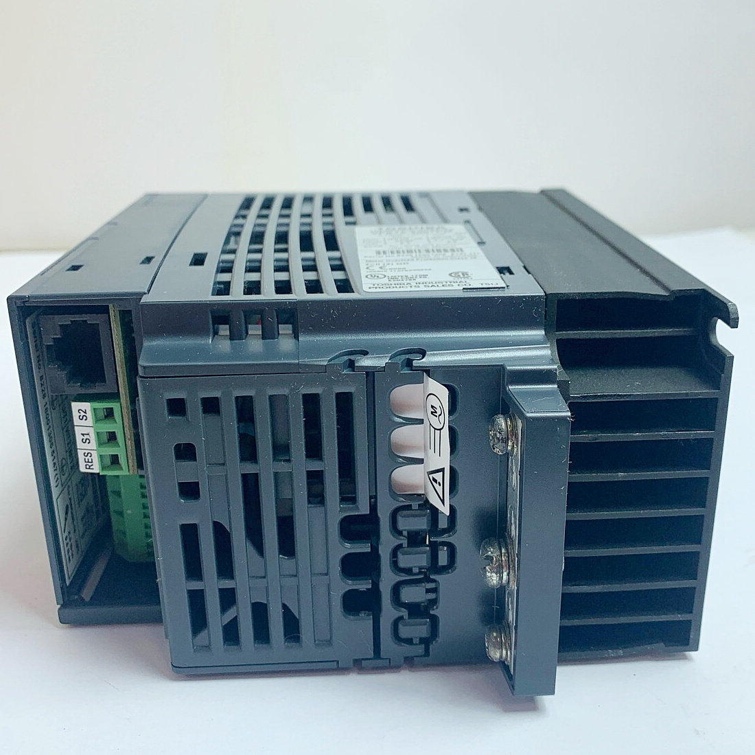 ♭♭ TOSHIBA 東芝 TRANSISTOR INVERTER 箱傷みあり VFS15-2007PM ブラック 目立った傷や汚れなし_画像5