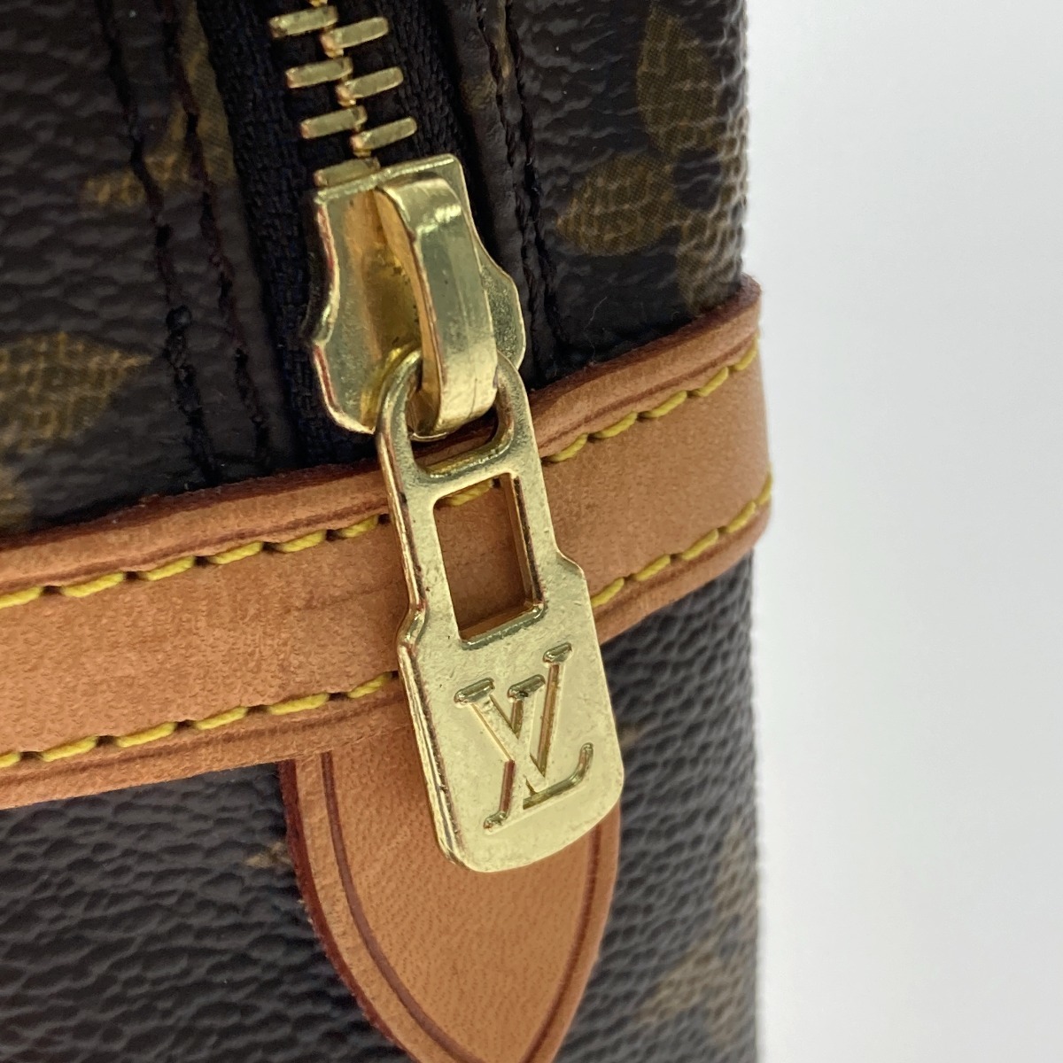 ☆☆ LOUIS VUITTON ルイヴィトン モノグラム コンピエーニュ M51847 セカンドバッグ クラッチバッグ 布袋有 傷や汚れあり_画像4