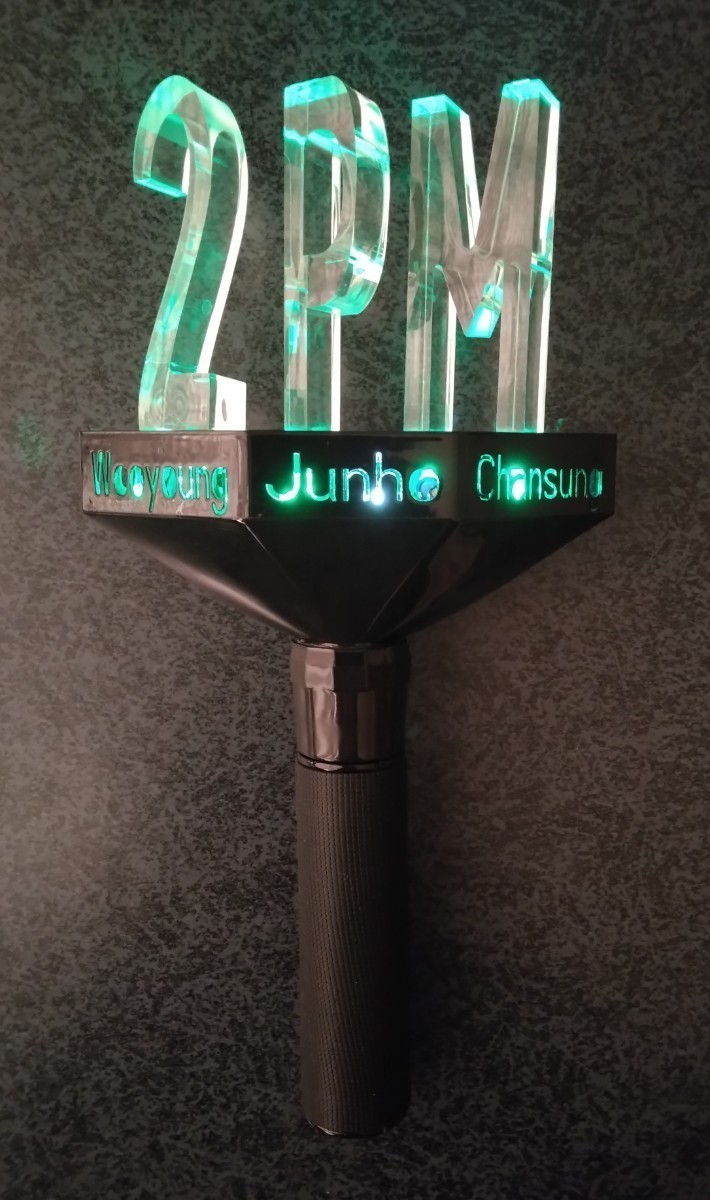 2PM LIVE公式ペンライト 初期型 新品電池付き 希少品 送料込み 2PM LIVE公式ペンライト 初期型 新品電池付き 希少品 送料込み