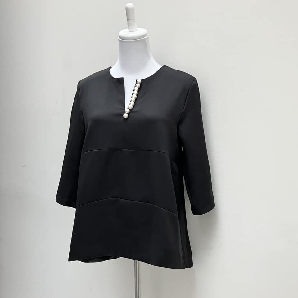 L pearl decoration cut and sewn beautiful . formal black lady's stylish tops black new goods Korea clothes 