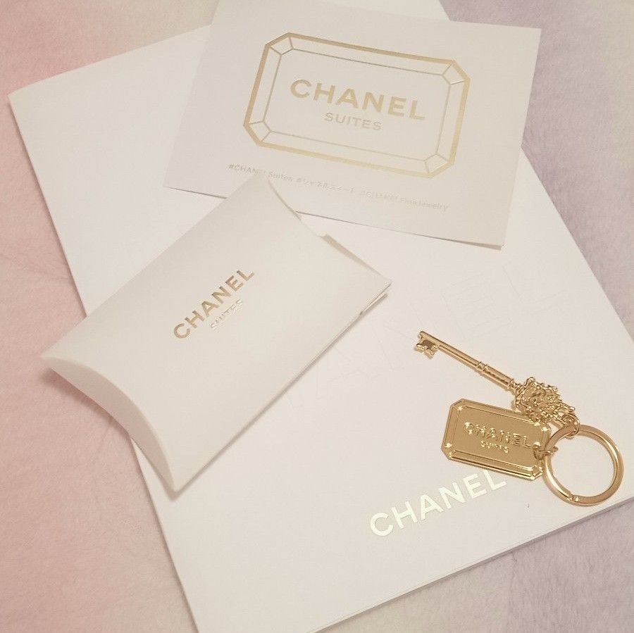 入手困難　激レア　CHANEL シャネル　スイート　キーホルダー　カタログ　ポストカード　Key