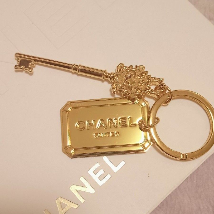 入手困難　激レア　CHANEL シャネル　スイート　キーホルダー　カタログ　ポストカード　Key