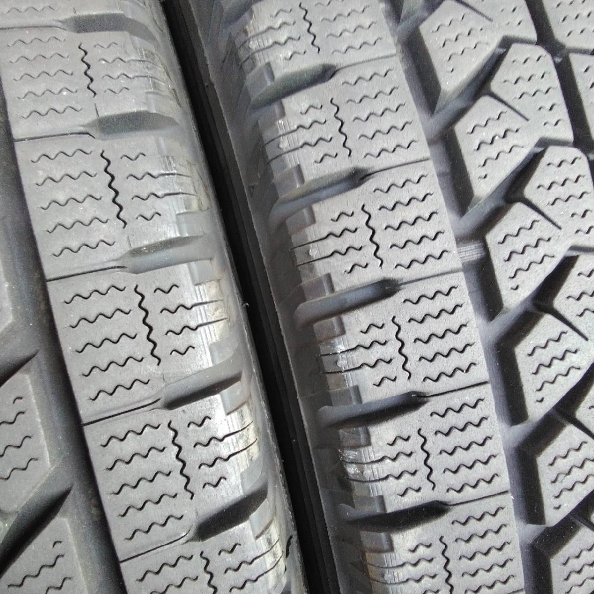 ★良品★ブリヂストンBLIZZAK 21年製 トラック用冬タイヤ 6本セット 225/70R16 BRIDGESTONE BLIZZAK W979 ［38］_画像5