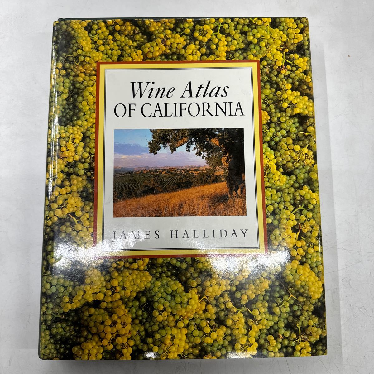 a0121-26.洋書 Wine Atlas of California 1冊 james halliday 図鑑 写真 ワイン wine 歴史 資料 装飾 小物 インテリア 大判