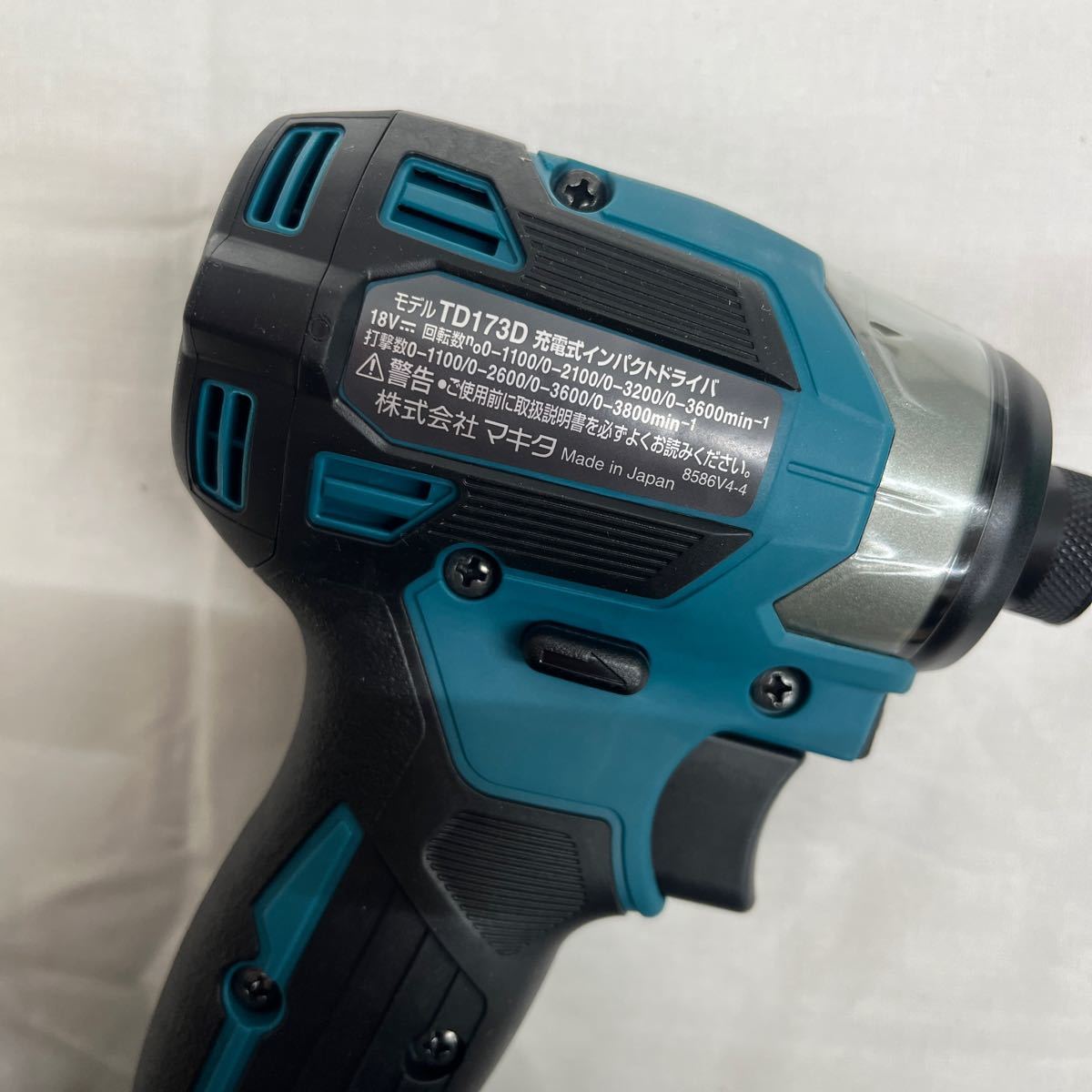 ★60118-⑥ makita マキタ TD173DZ 18V充電式インパクトドライバ 青 18V インパクト ドライバー 充電式 未使用品 本体のみ 工具 電動工具_画像9