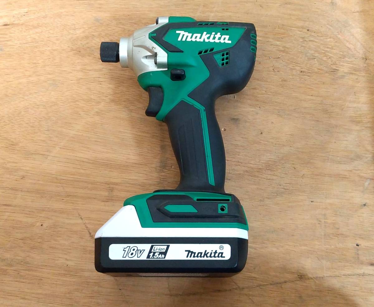 KM02●マキタ makita●美品 動作確認◎ 充電式 インパクトドライバ MTD002DSX 電動工具 18V 2.0Ah ケース付 バッテリー BL1815G _画像2