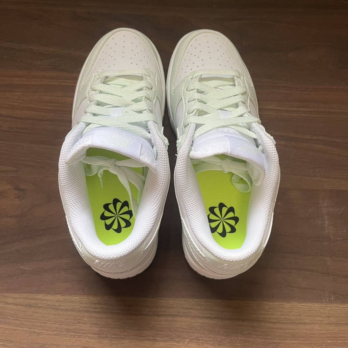 【美品】NIKE WMNS DUNK LOW NEXT NATURE WHITE/BARELY GREEN us6.5ナイキ ダンク_画像6