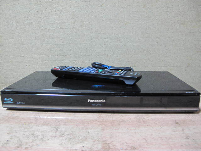★☆ Panasonic ハイビジョンブルーレイディスクレコーダー DMR-BZT700 ３番組同時録画 1TB ☆★_画像1