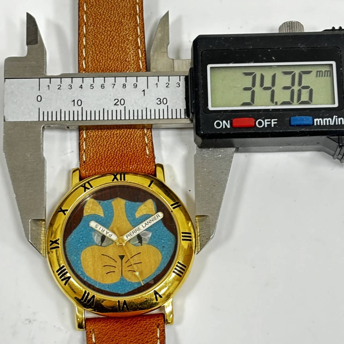 【Pierre Lannier/ピエールラニエ】クォーツ腕時計 ネコ 065.925 レッド×ブルー文字盤 ゴールド ベージュベルト ケース付★6202_画像8