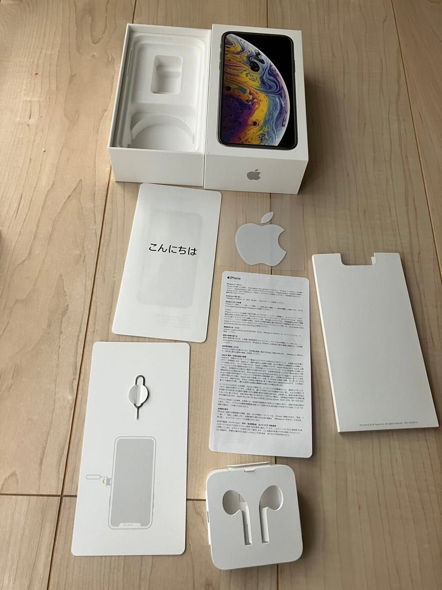 iPhone XS 化粧箱です。アップルシールがあると本体を売りに出す際の査定も変わります！画面保護ガラスもおつけします！ 