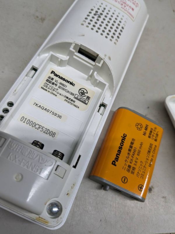 【FKB-36-55】 Panasonic パナソニック ワイヤレスモニター VL-W601 子機　バッテリー付属　動作未確認_画像4