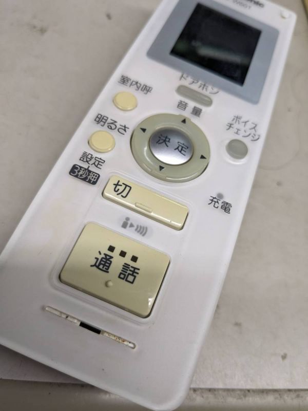 【FKB-36-55】 Panasonic パナソニック ワイヤレスモニター VL-W601 子機　バッテリー付属　動作未確認_画像2