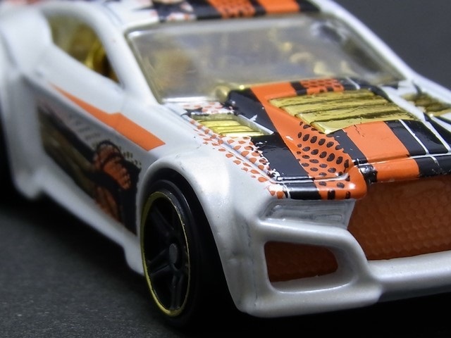 ☆☆日曜夜☆未開封新品☆TORQUE TWISTER☆HOT WHEELS_画像1