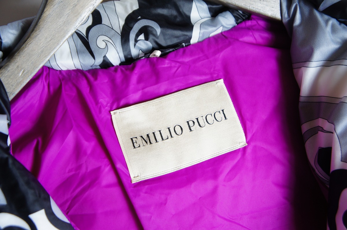 国内正規 Emilio Pucci エミリオプッチ 総柄 ダウン ジャケット ブルゾン ナイロン レディース ベルト付き 黒 サイズ36 本物 815N▲_画像6