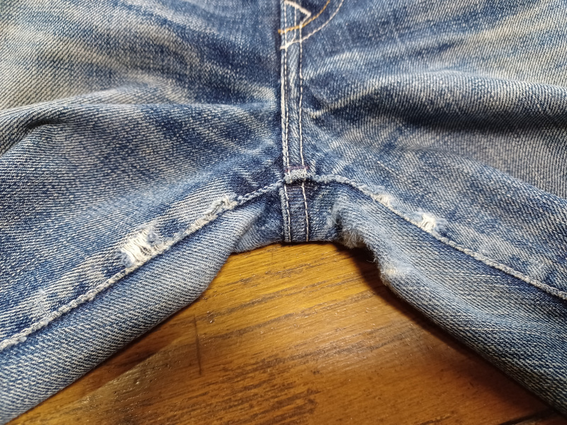 Levi's w27(平置き36cm)　セルビッチデニム　レアモデル　使用感多め　日本製　送230円可能　ターコイズジーンズ_画像9